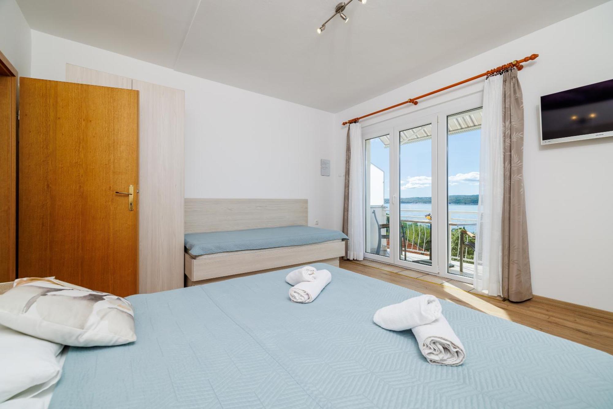Apartments Maja Драмал Екстериор снимка